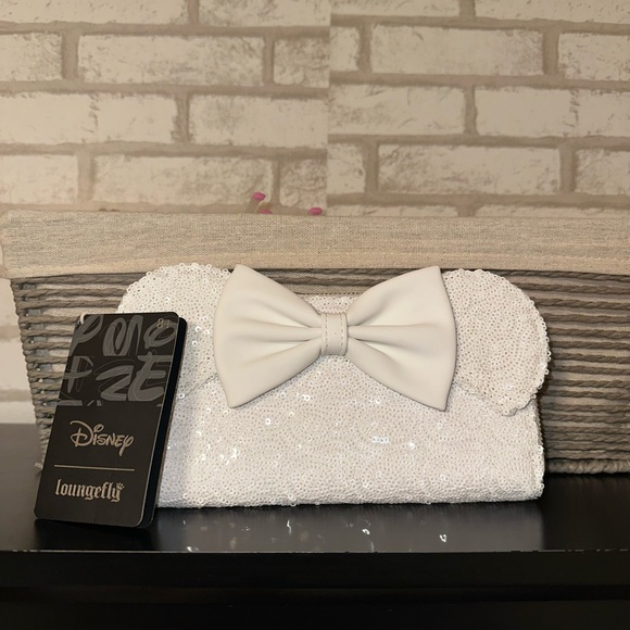 Loungefly Handbags - Sequin Mininie Mouse wallet